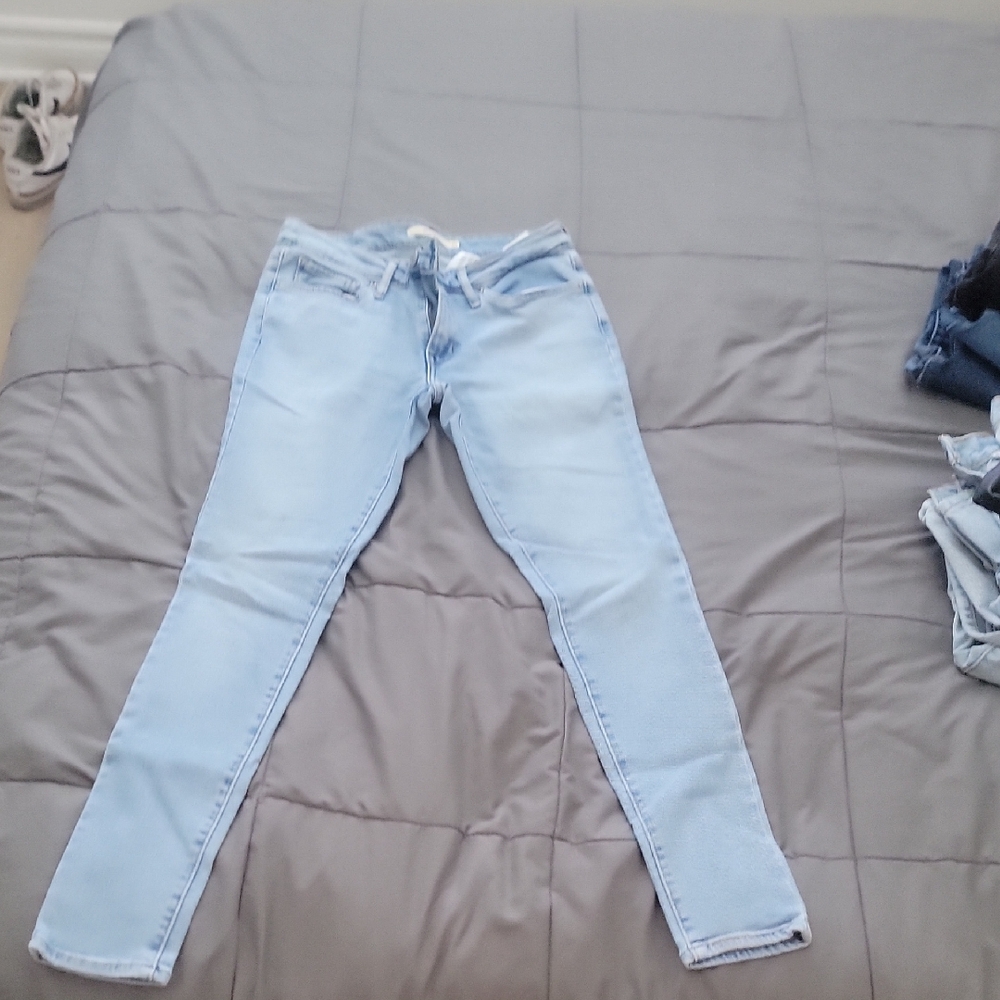 Levi's Women's Sky Blue Skinny Jeans